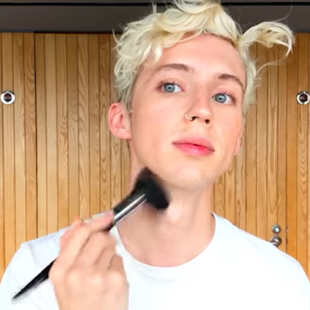 Troye Sivan’s Epic No Makeup-Makeup Routine